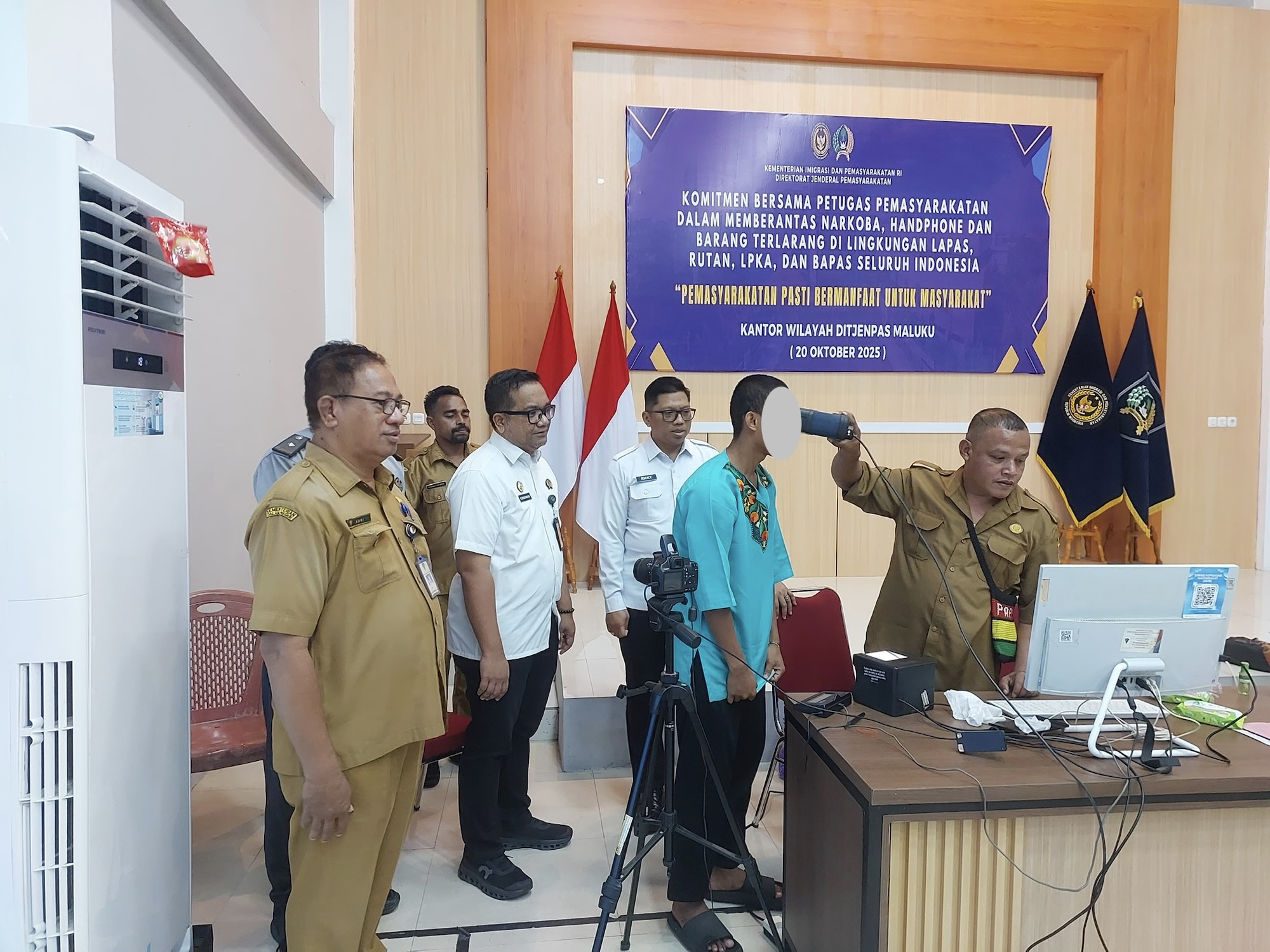 Kakanwil Ditjenpas Maluku Pantau Langsung Perekaman KTP dan KIA bagi Anak Binaan LPKA Ambon
