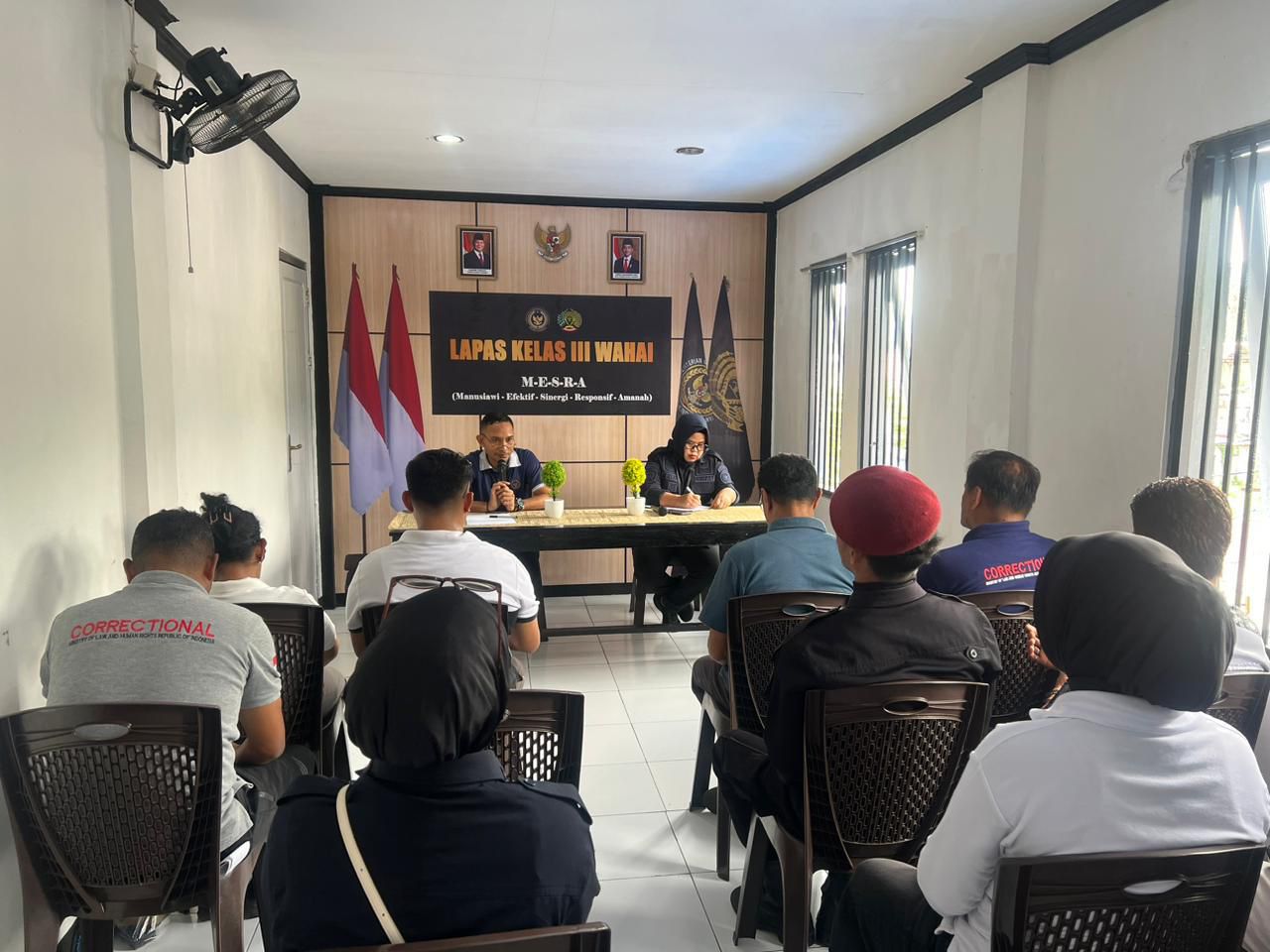 Kabid Pelayanan dan Pembinaan Kanwil Ditjenpas Maluku Berikan Penguatan Tusi di Lapas Kelas III Wahai